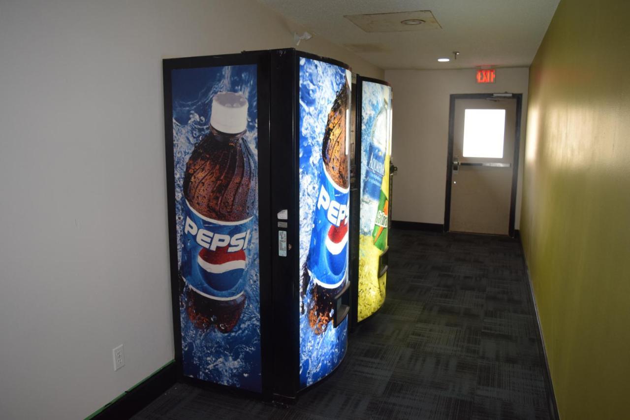 Venture Inn Hotel サスカトゥーン エクステリア 写真