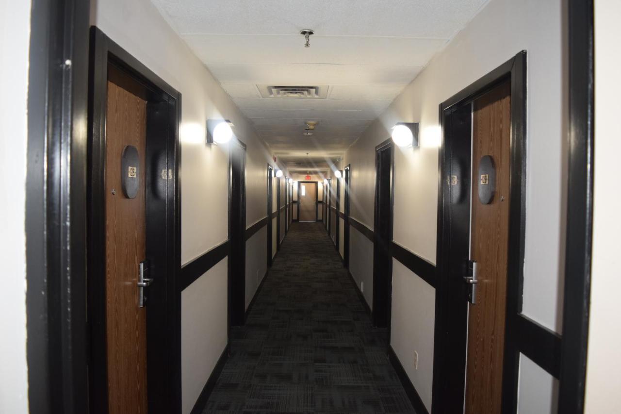 Venture Inn Hotel サスカトゥーン エクステリア 写真